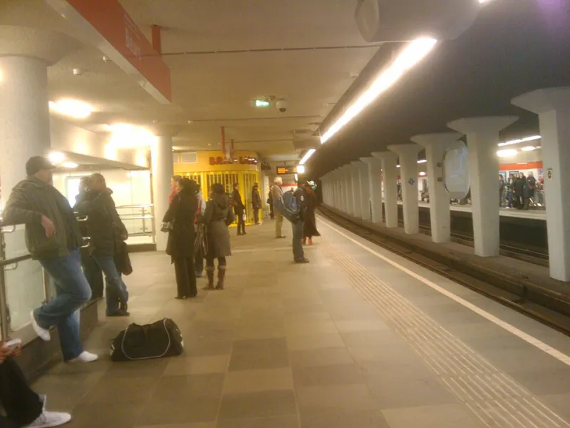 Quinze minutos na porta: o tempo que a fila te dá para vender (ou perder) o freguês