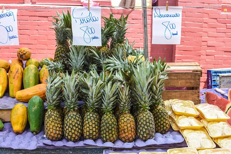 A feira da sua cidade tem mais lições de marketing que curso pago: 8 truques que a banana encarda ensina sobre vender